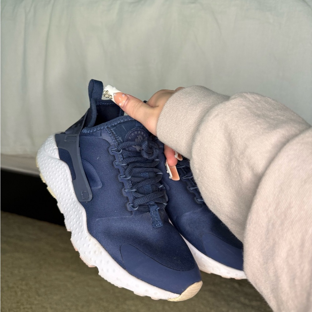 Nike Women's Hurache Sneakers - Navy and White